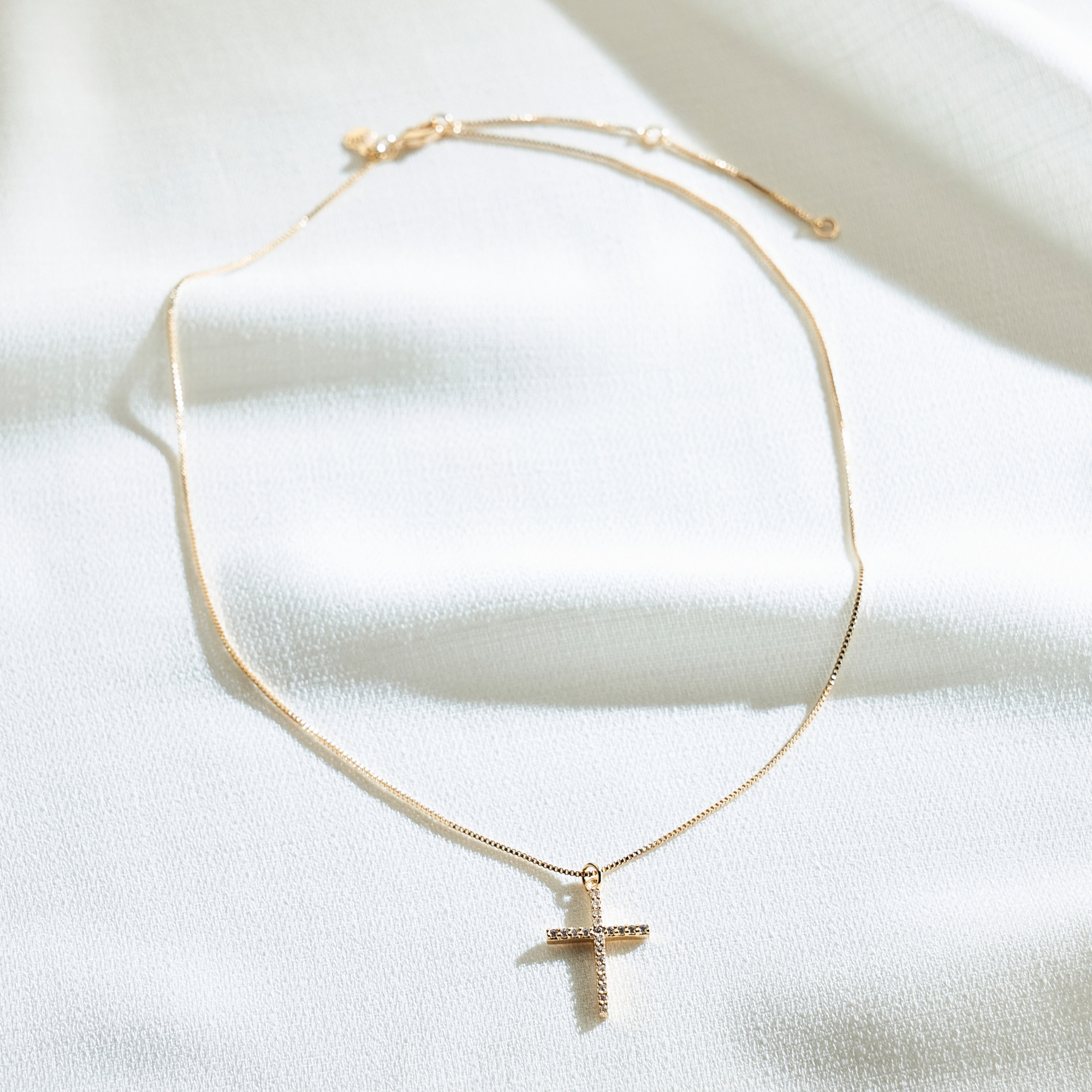 Colar Yeonhwa Banho Ouro 18k