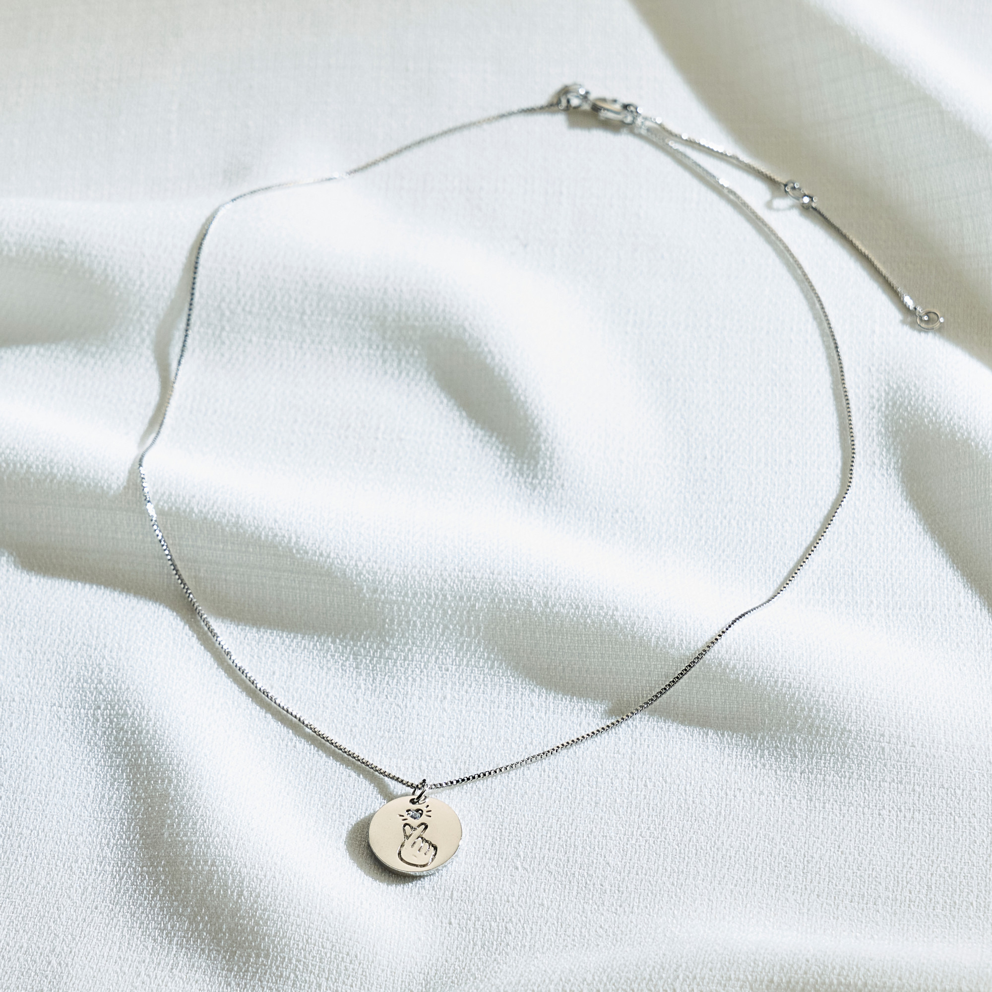 Colar Kyung Banho Ródio Branco