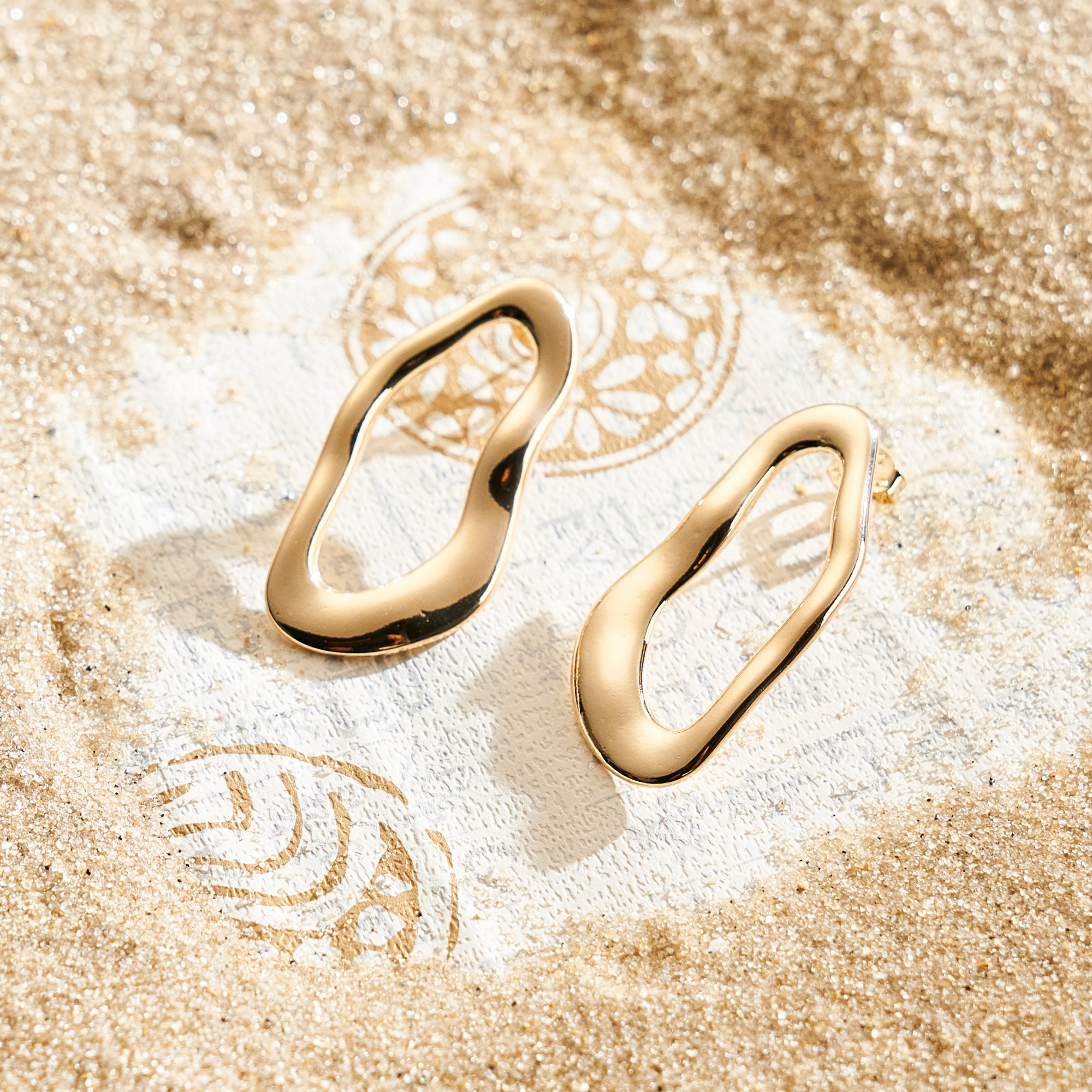 Brinco Yun Banho Ouro 18k