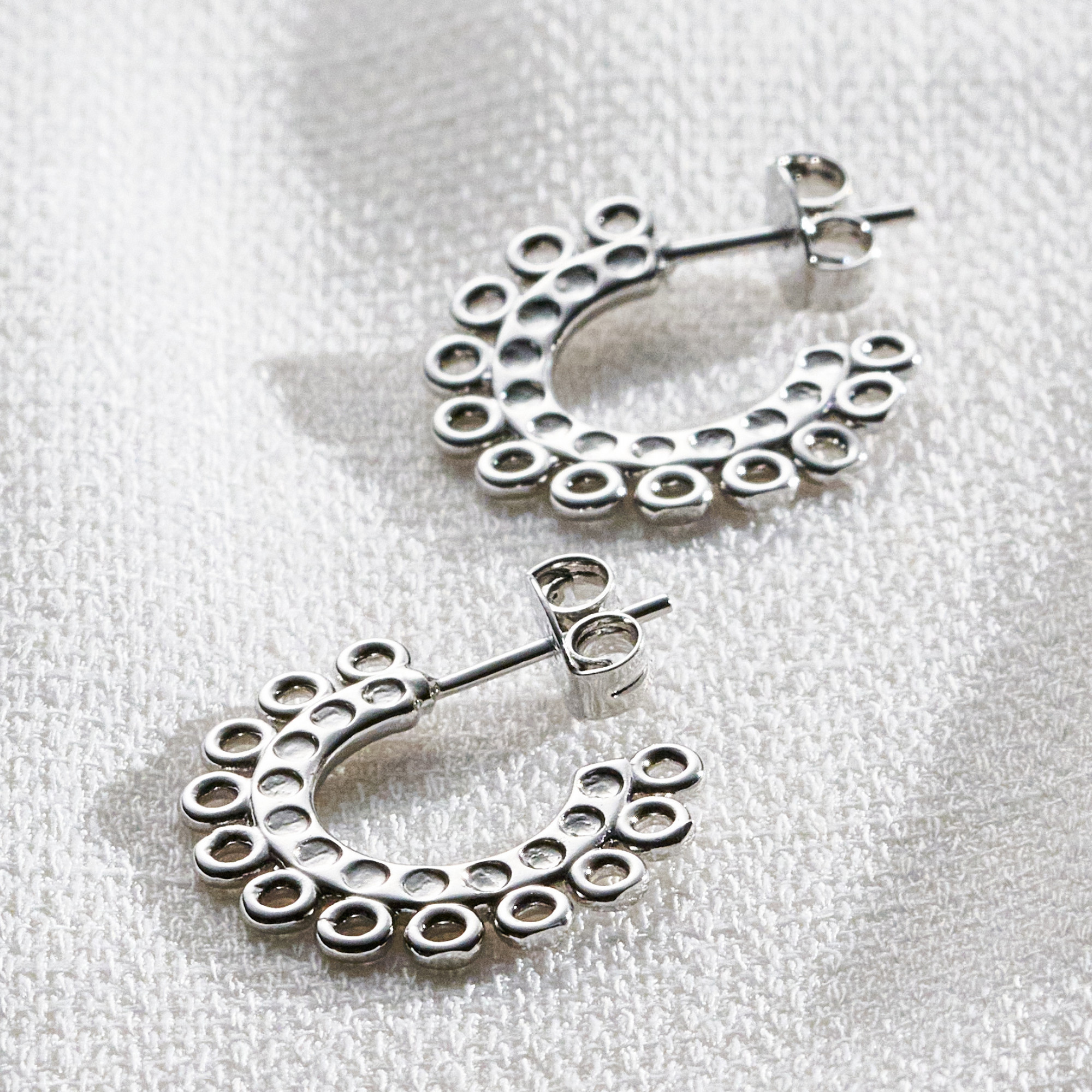 Brinco Lucila Banho Ródio Branco