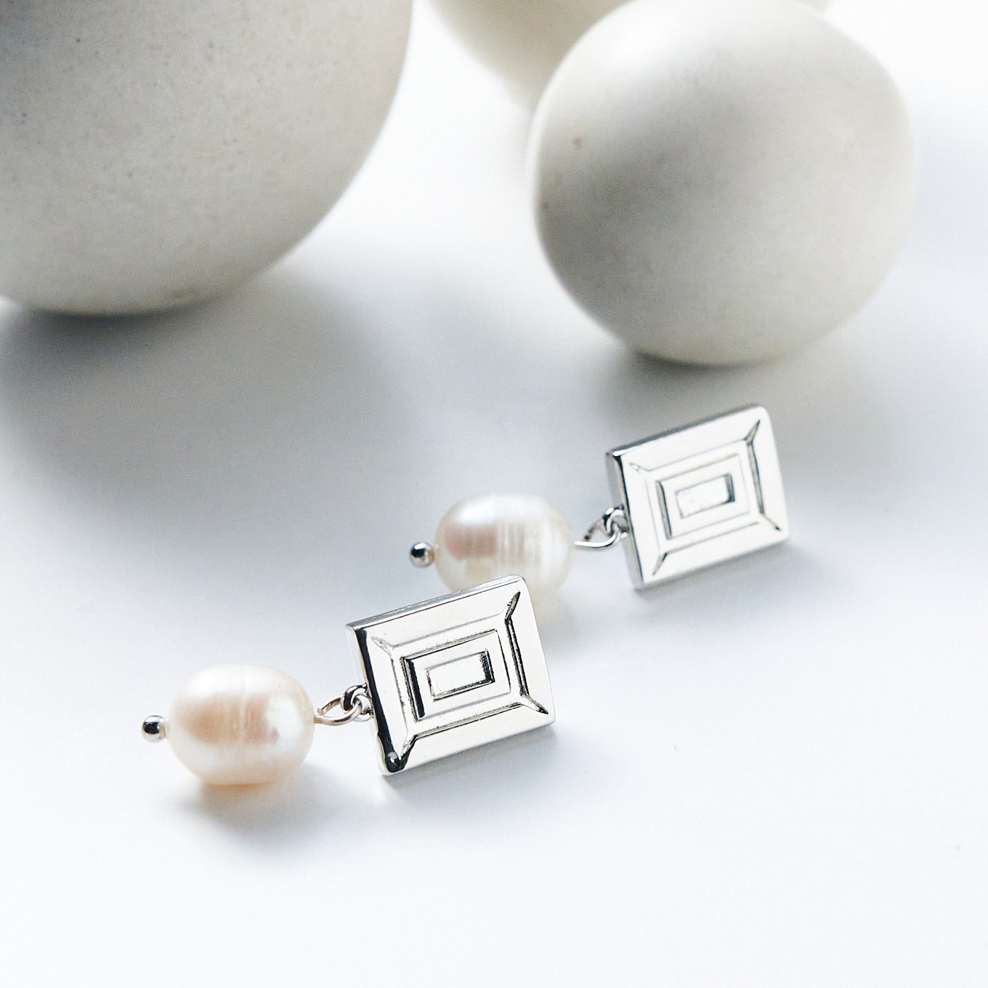 Brinco Elsy Banho Ródio Branco