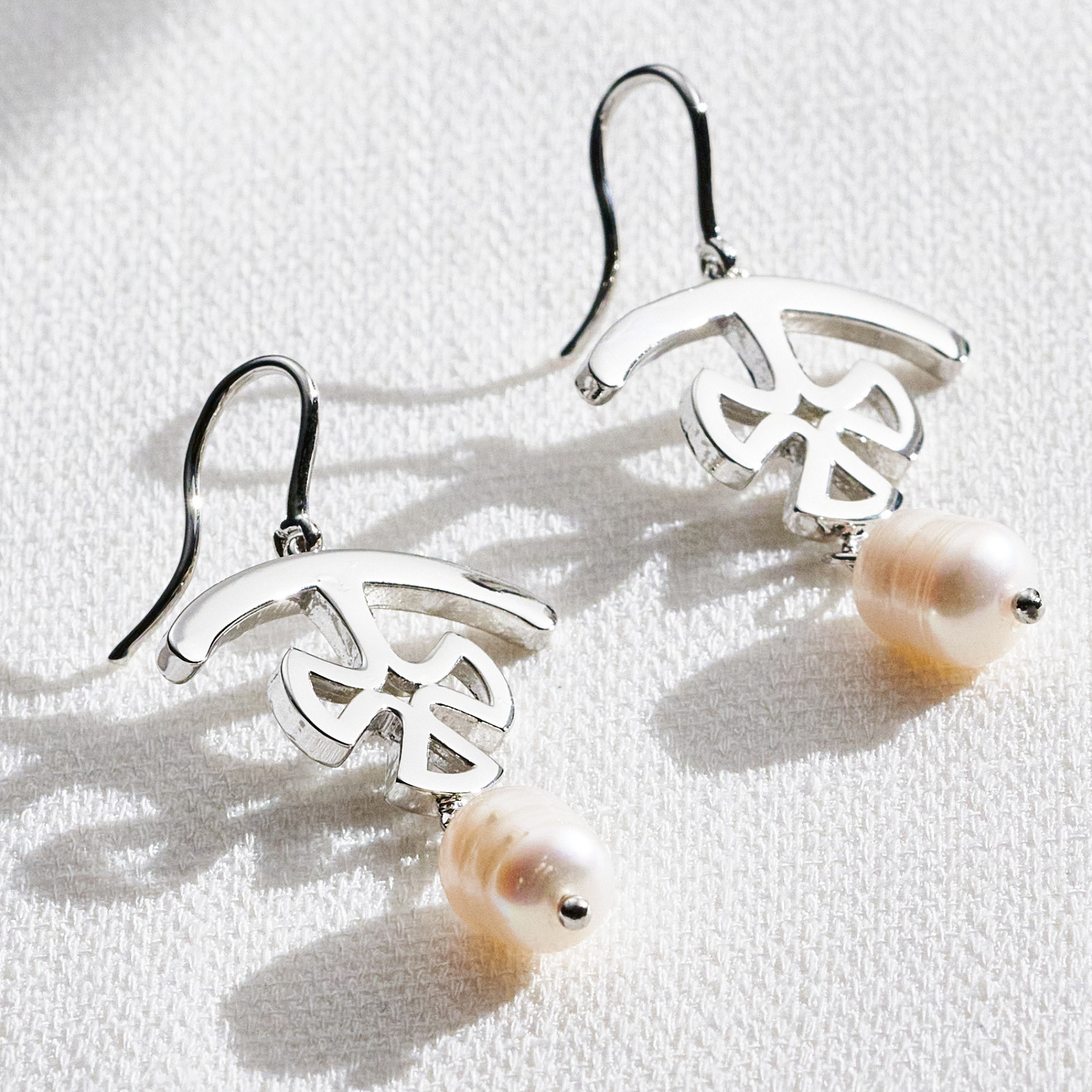 Brinco Melida Banho Ródio Branco