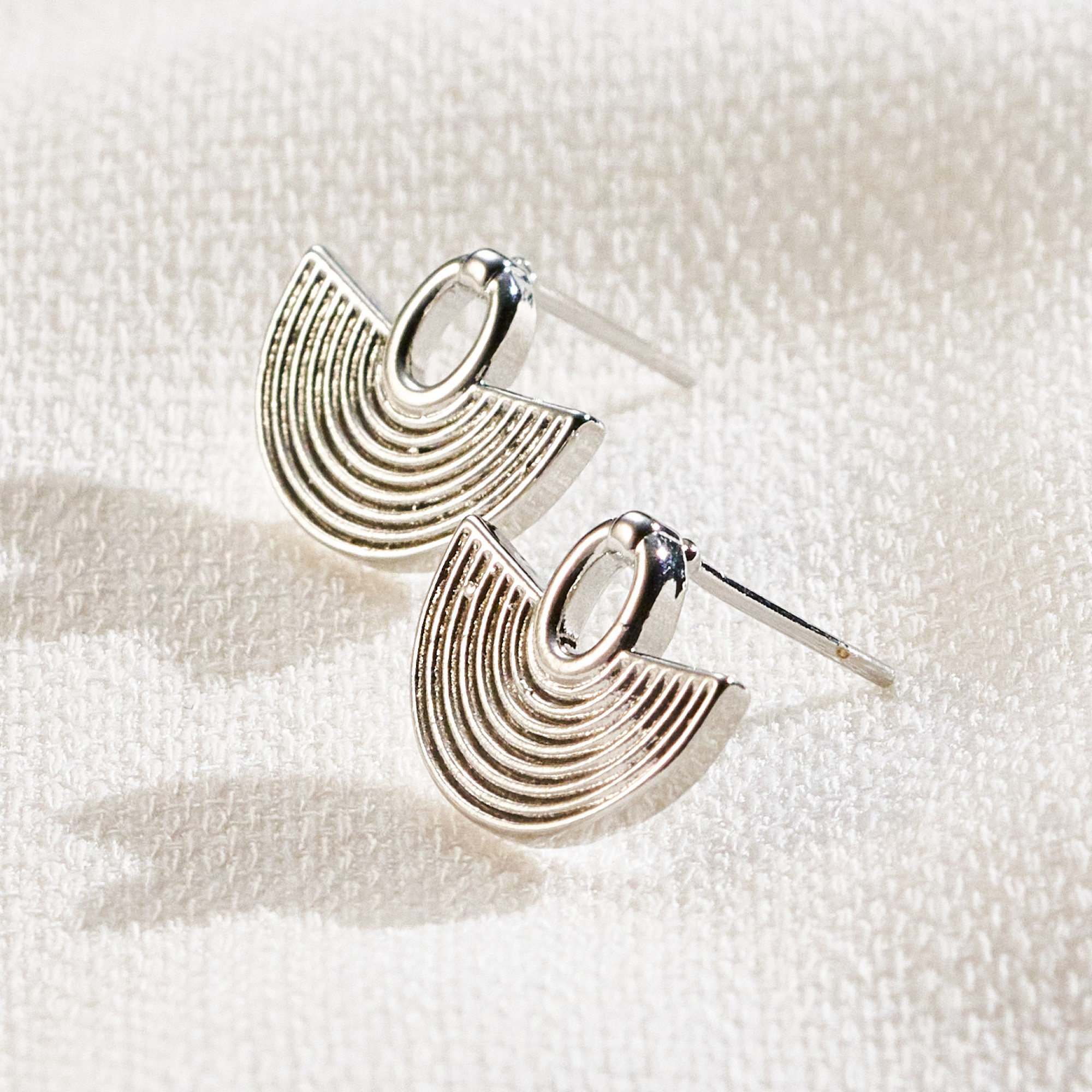 Brinco Yina Banho Ródio Branco