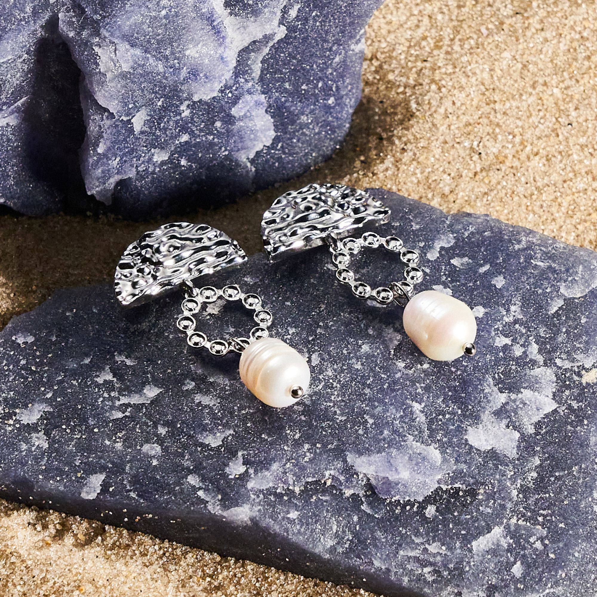 Brinco Celeste Banho Ródio Branco