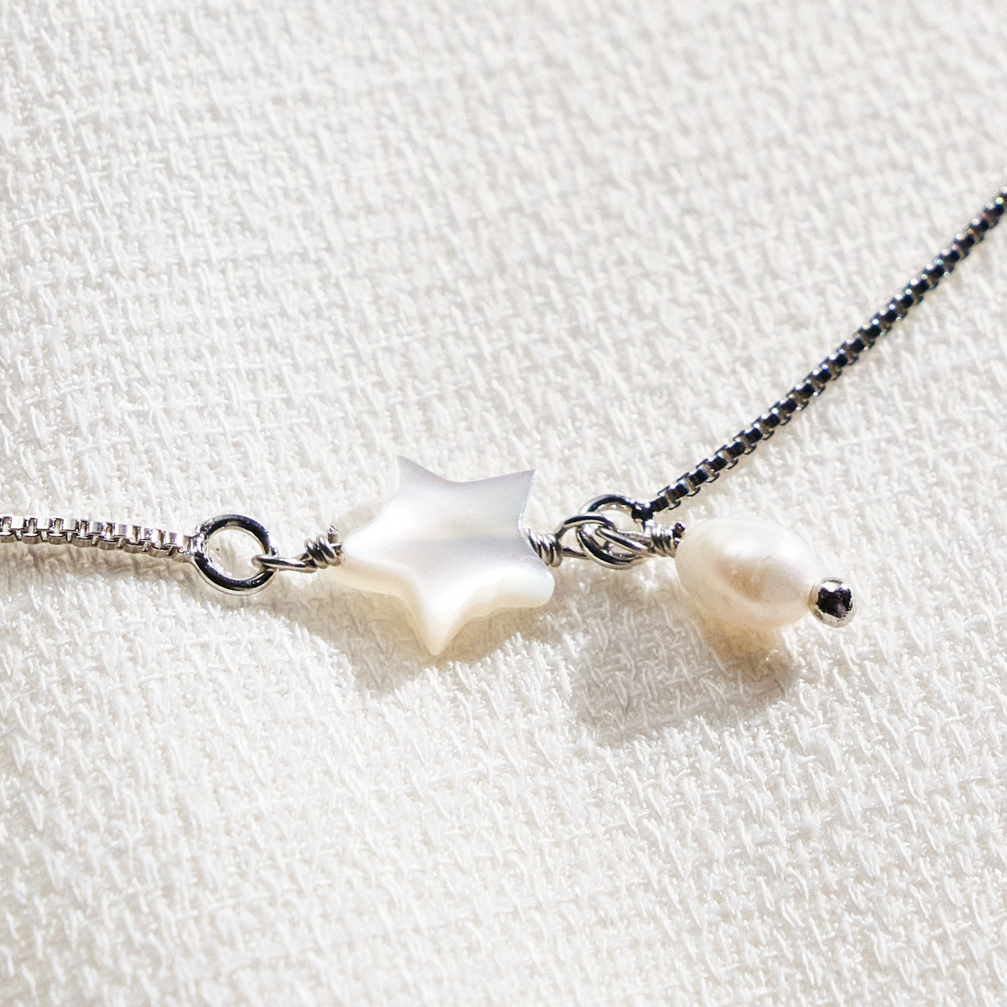 Colar Adelaida Banho Ródio Branco