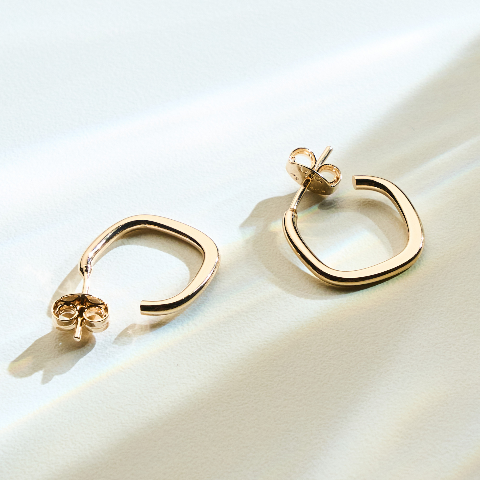 Brinco Billie Banho Ouro 18k