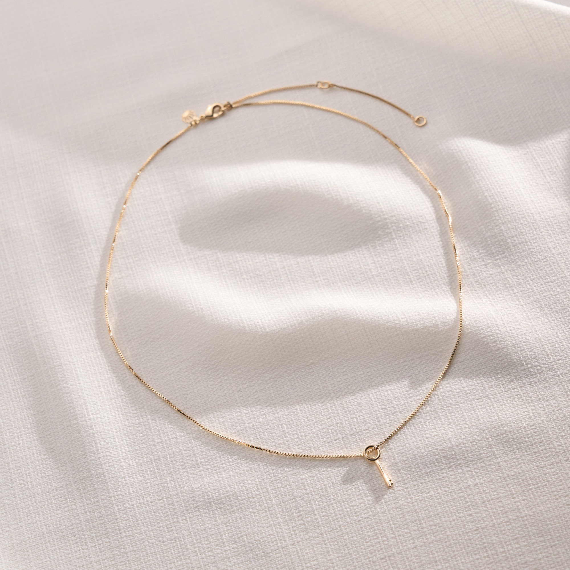 Colar Keys Banho Ouro 18k