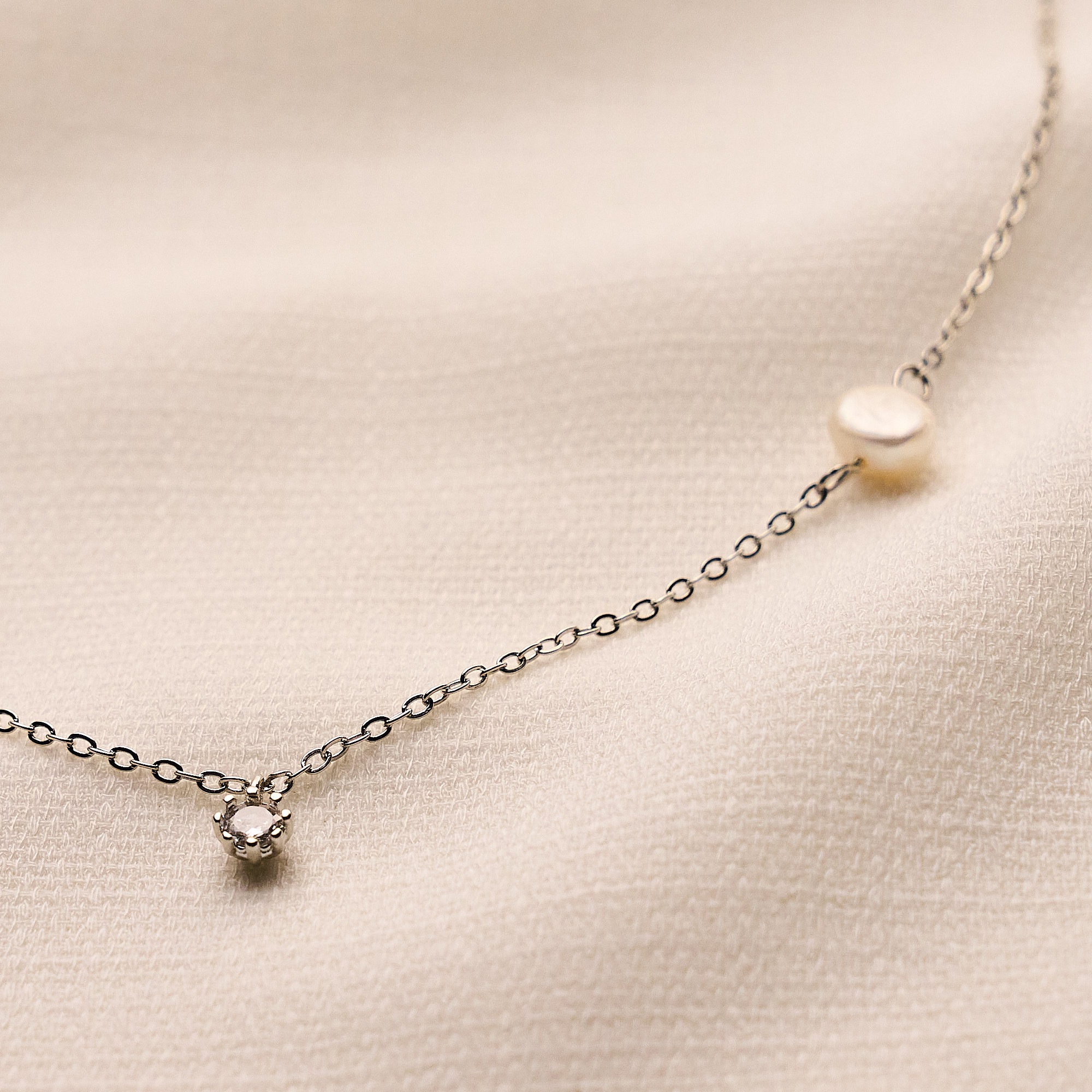 Colar Sophie Banho Ródio Branco