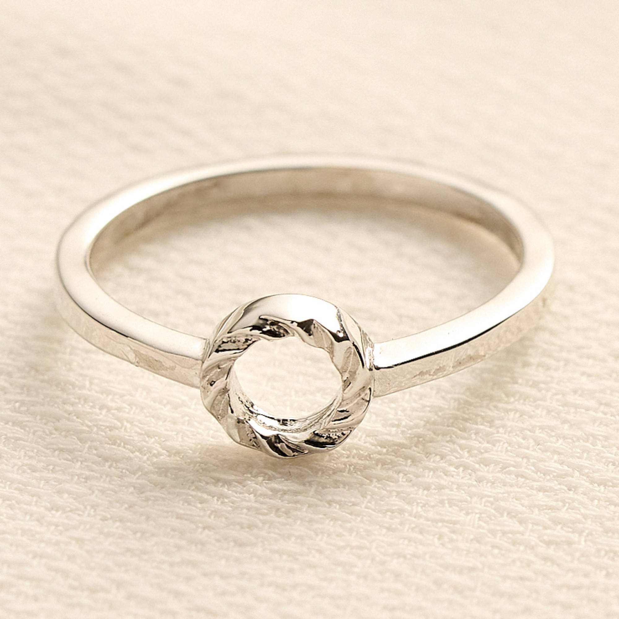 Anel Amelia Banho Ródio Branco