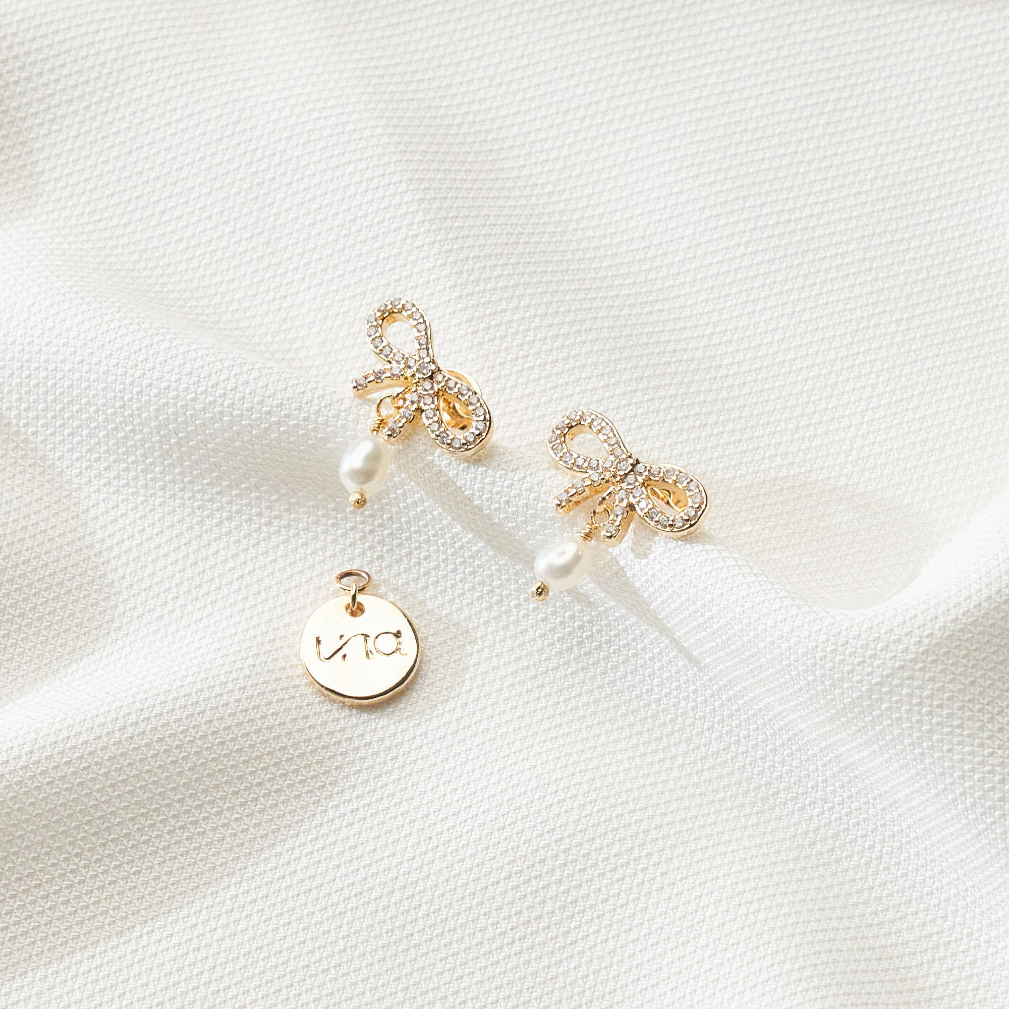 Brinco Javi Banho Ouro 18k