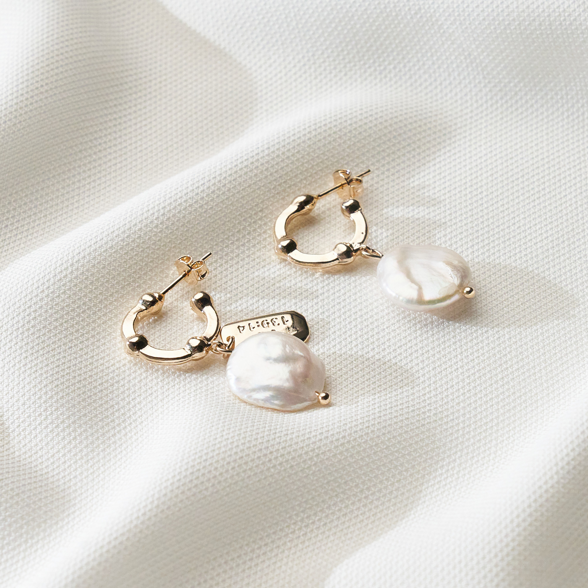 Brinco Helga Banho Ouro 18k