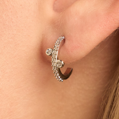 Brinco Tasia Banho Ródio Branco