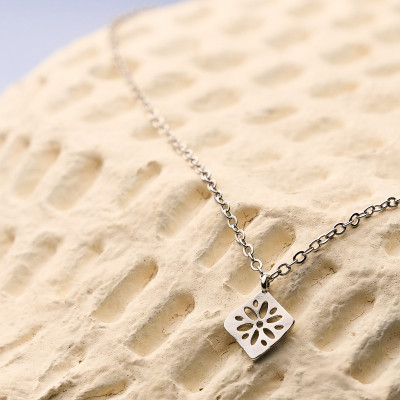 Colar Suzanne Banho Ródio Branco