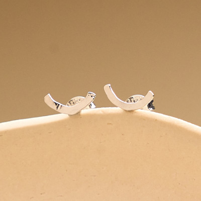 Brinco Rae Banho Ródio Branco